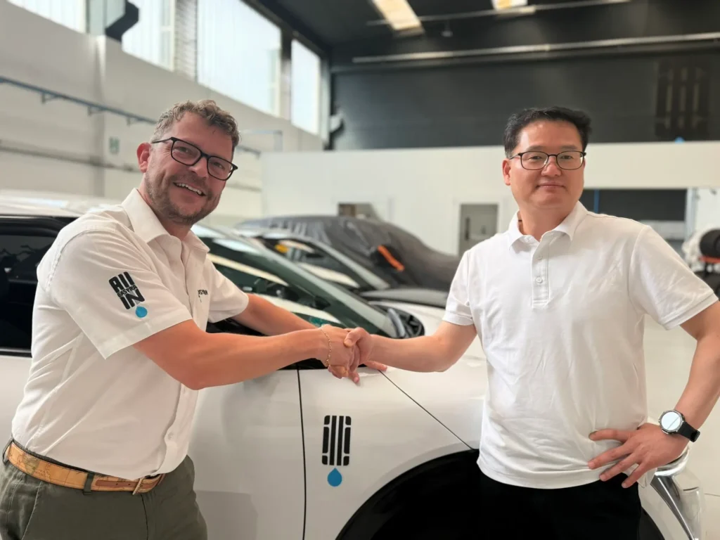 Easyrain and Hyundai logos symbolizing their 4-year partnership for vehicle safety.